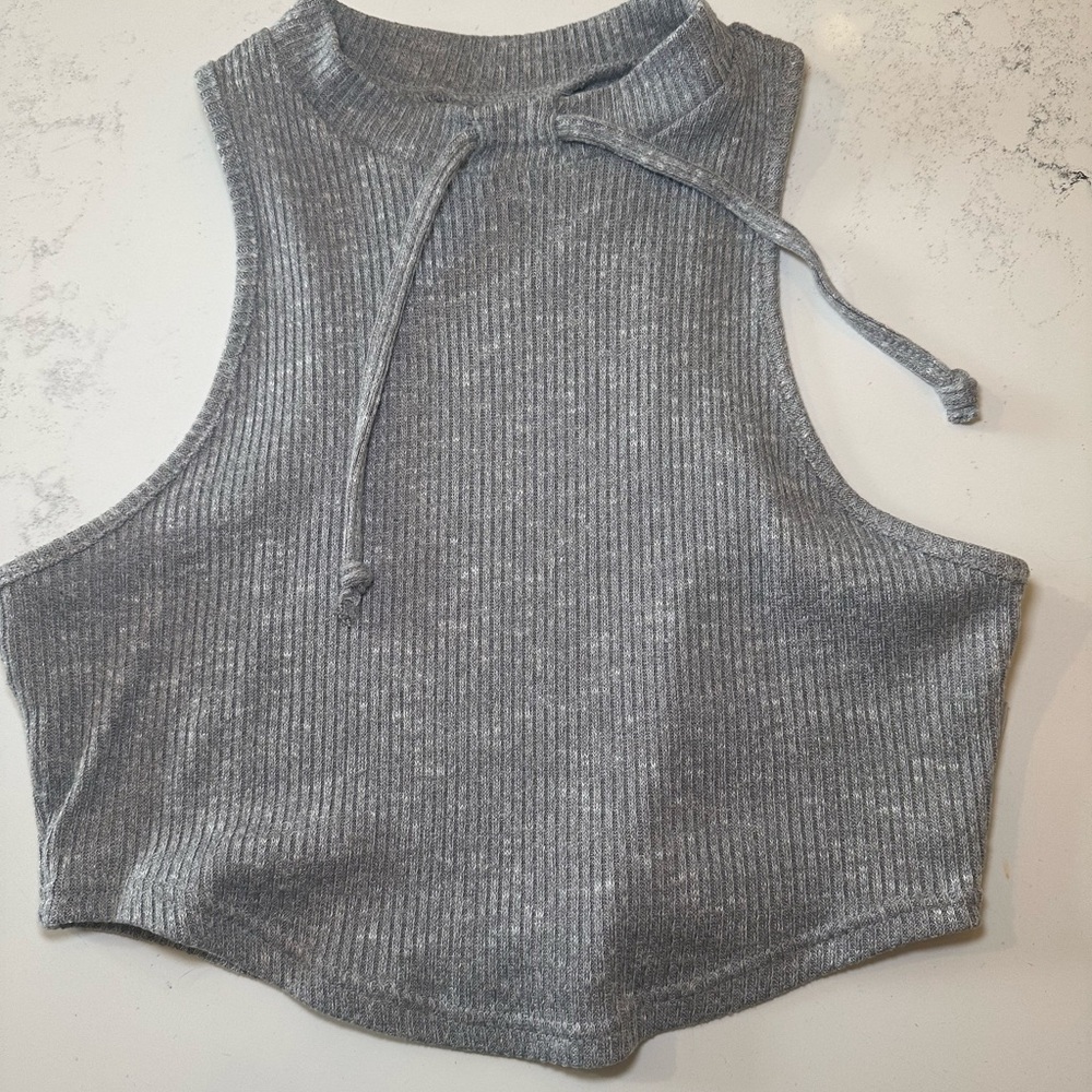 High neck Gymshark crop tank size med